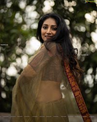 Bommu Lakshmi Latest Photoshoot Images