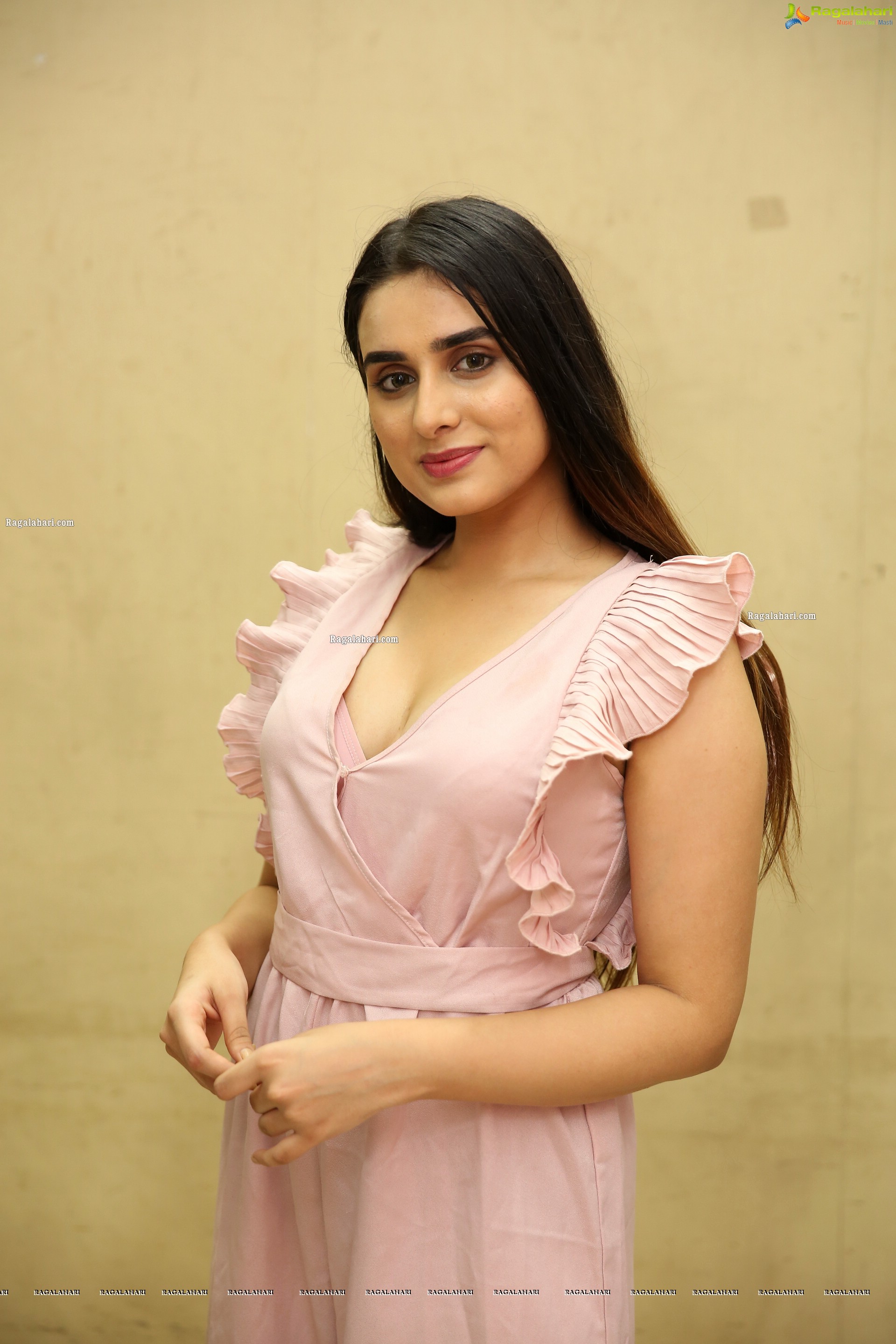 Nikitha Chaturvedi at Spencer's Independence Day Offers Launch, HD Gallery