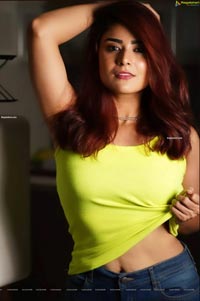 Priyanka Sharma HD Photo Gallery