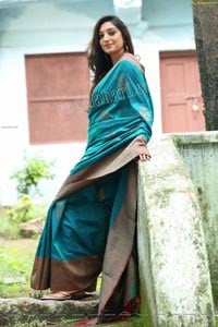 Rithu Manthra in Teal Blue Saree