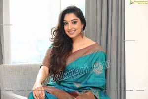 Rithu Manthra in Teal Blue Saree