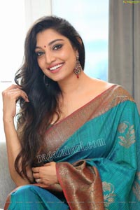 Rithu Manthra in Teal Blue Saree