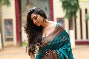 Rithu Manthra in Teal Blue Saree