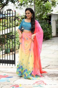 VJ Jaanu in Pink & Blue Lehenga Choli