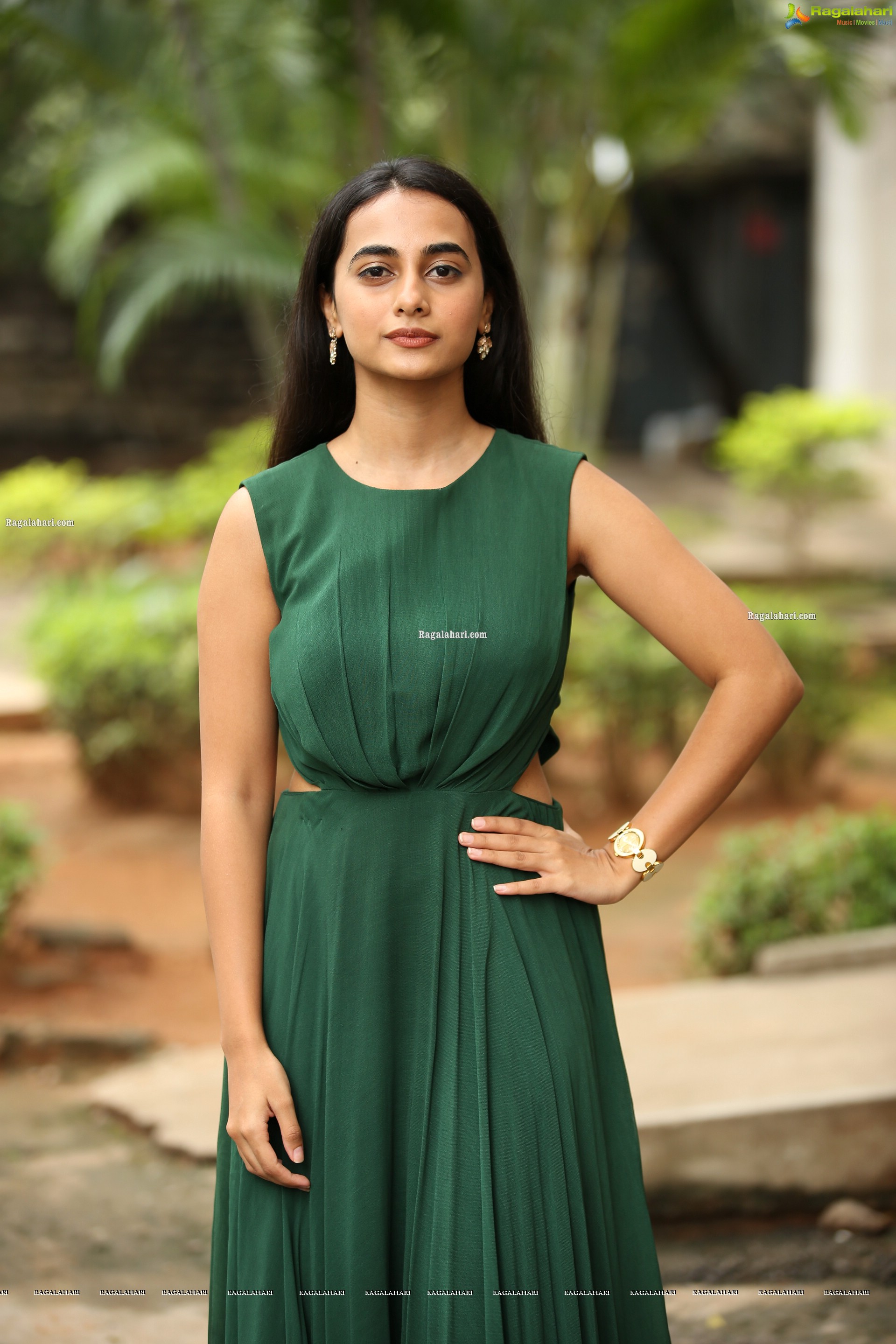 Aneesha Dama at Pellikuturu Party Trailer Launch, HD Photo Gallery