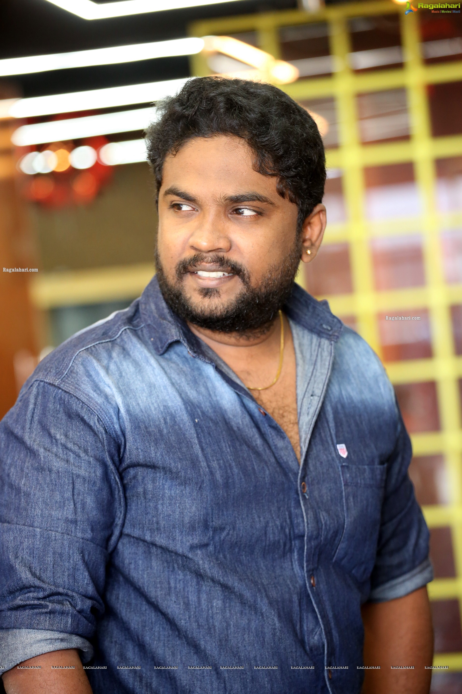 Director Darshan Stills at Ichata Vaahanamulu Nilupa Raadhu Interview