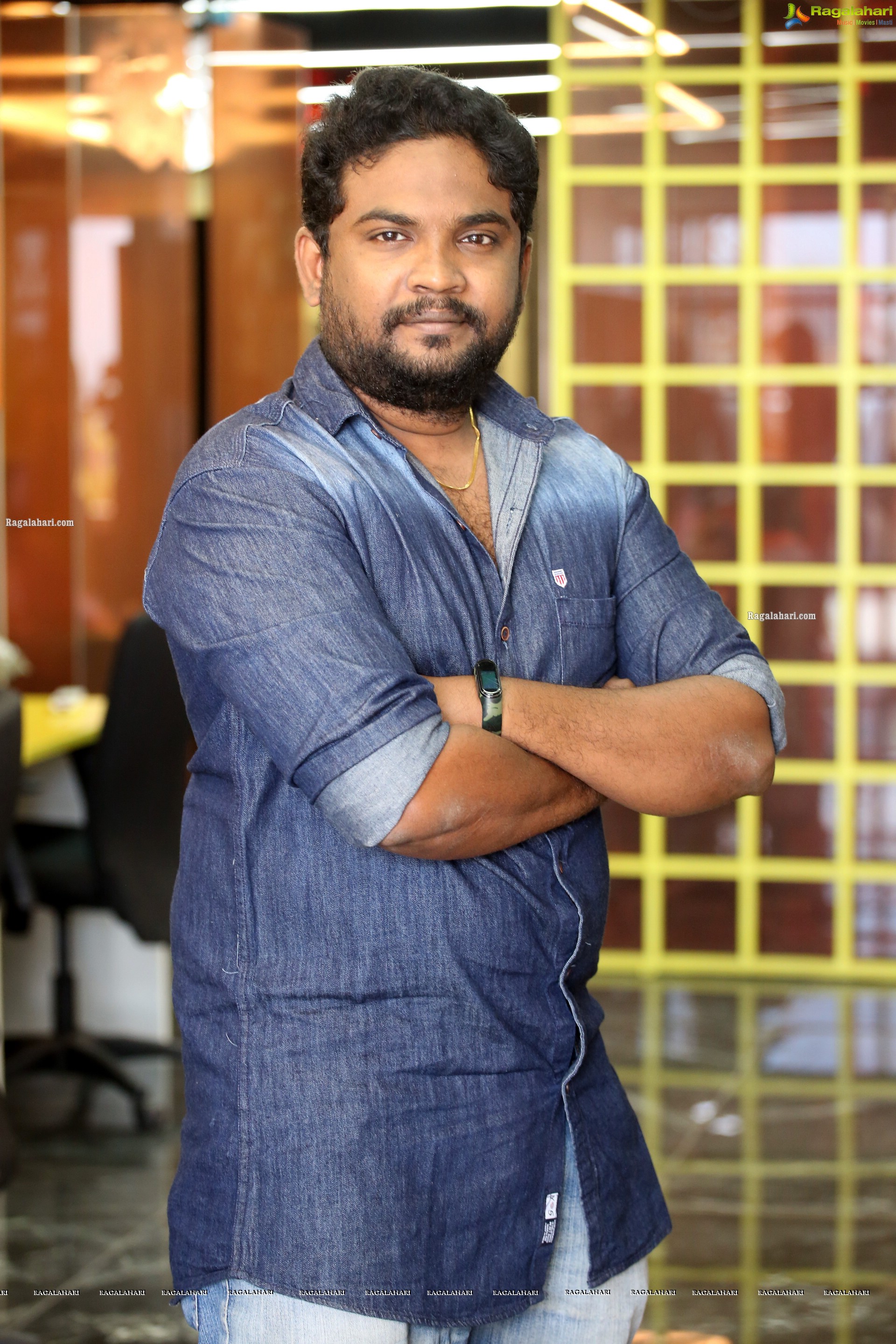 Director Darshan Stills at Ichata Vaahanamulu Nilupa Raadhu Interview