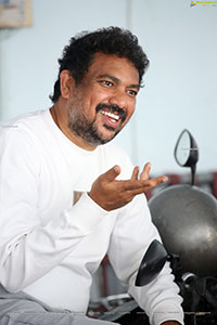 Khiladi Movie Director Ramesh Varma Stills