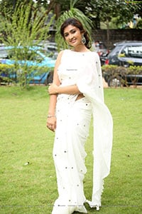 Farnaz Shetty at Induvadana Teaser Launch