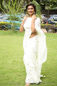 Farnaz Shetty at Induvadana Teaser Launch