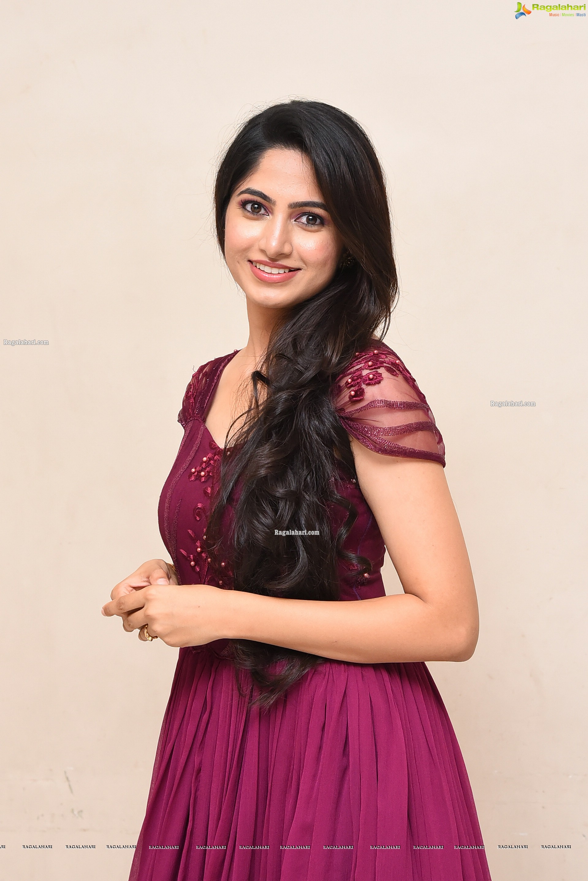 Kushee Ravi at Dia Movie Pre-Release Event, HD Photo Gallery