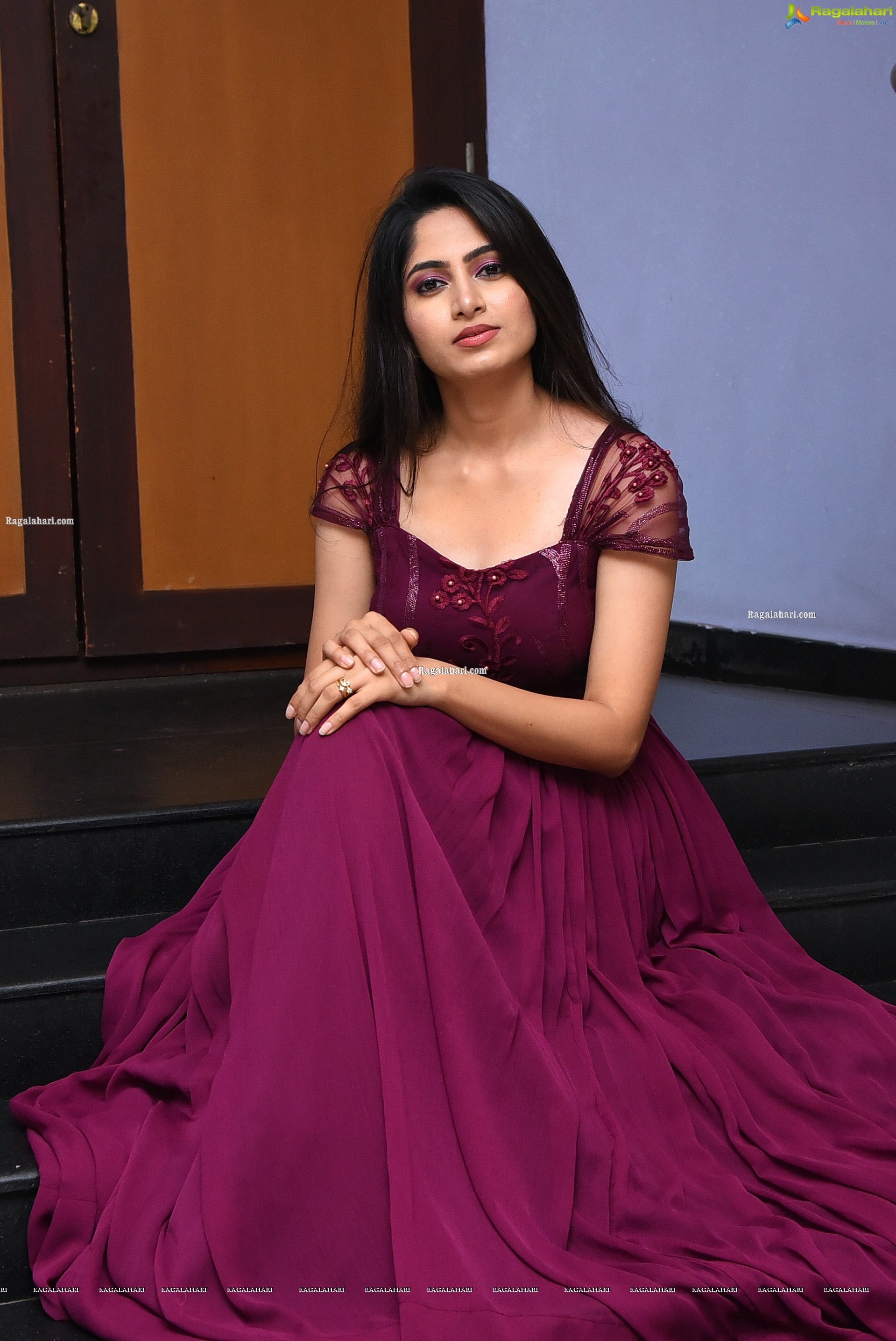 Kushee Ravi at Dia Movie Pre-Release Event, HD Photo Gallery