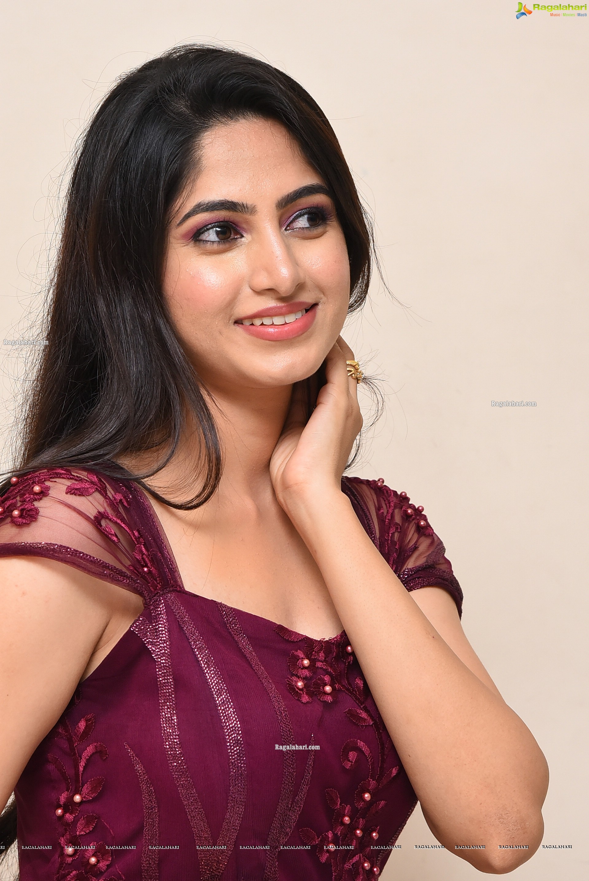 Kushee Ravi at Dia Movie Pre-Release Event, HD Photo Gallery