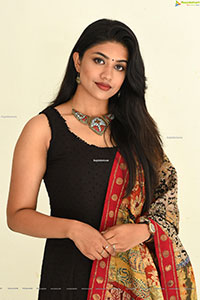 Malavika Satheesan at Bommala Koluvu