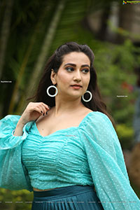 Anchor Manjusha at Induvadana Movie Teaser Launch