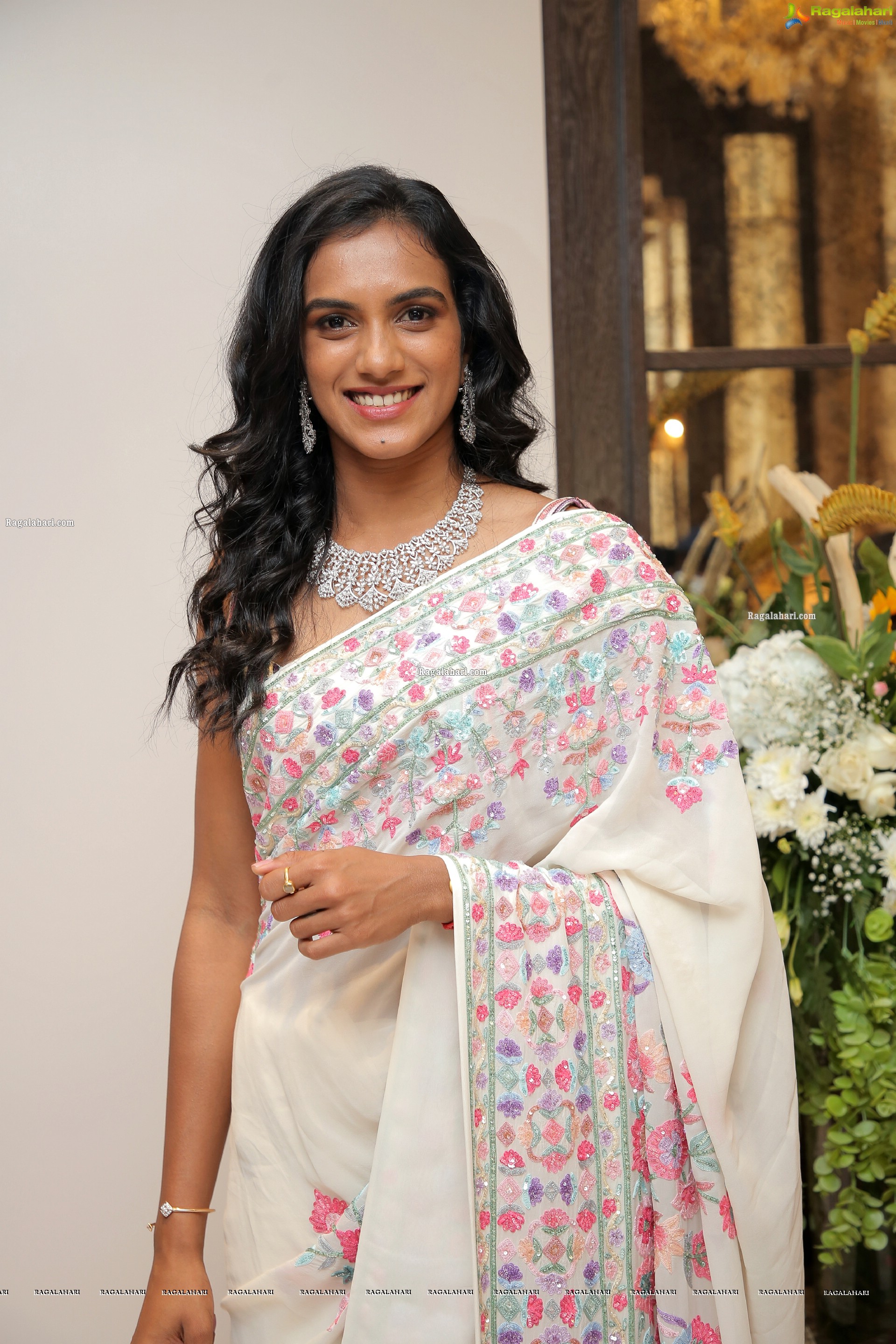 PV Sindhu at Vasundhara Flagship Jewellery Store Launch, HD Photo Gallery