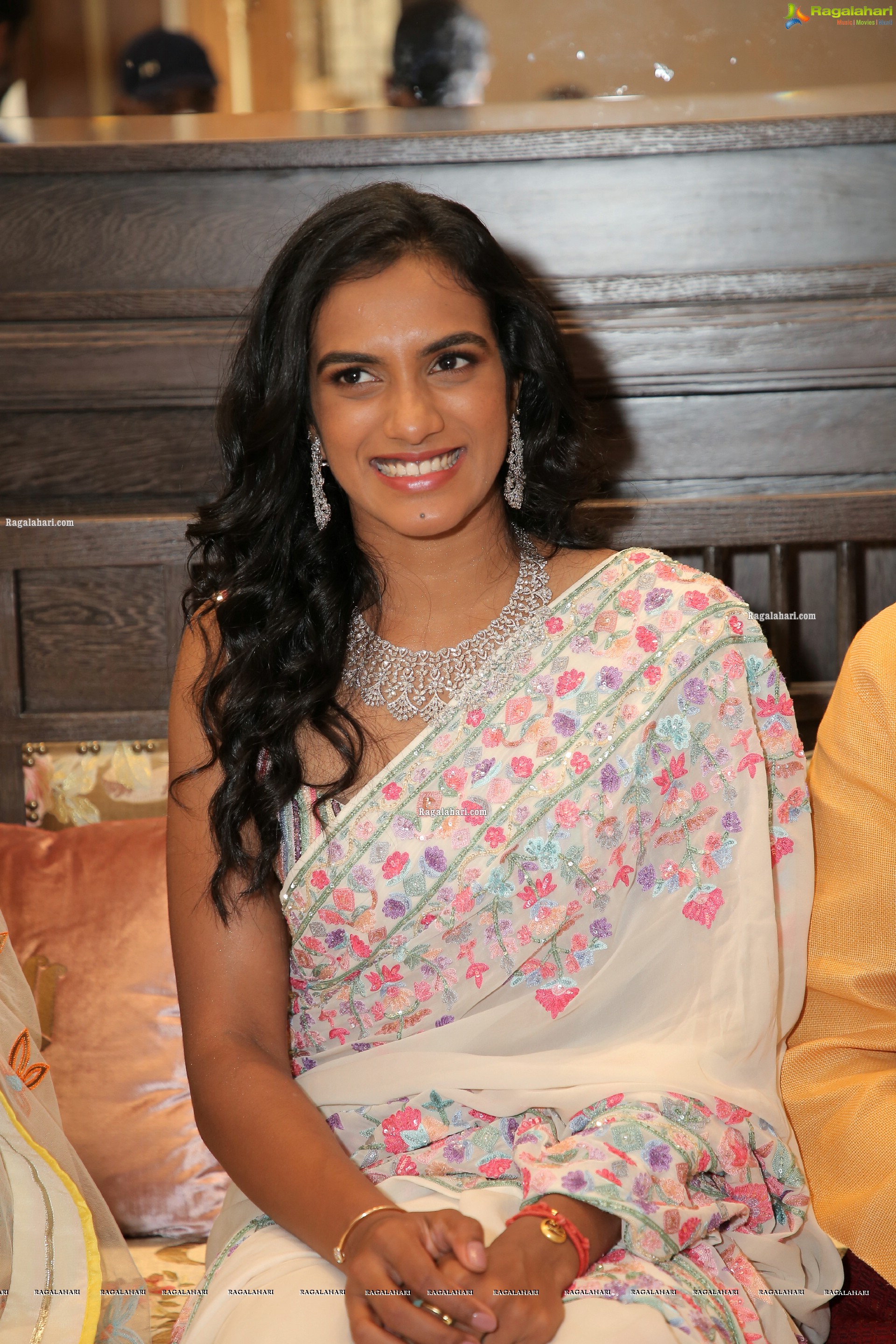 PV Sindhu at Vasundhara Flagship Jewellery Store Launch, HD Photo Gallery