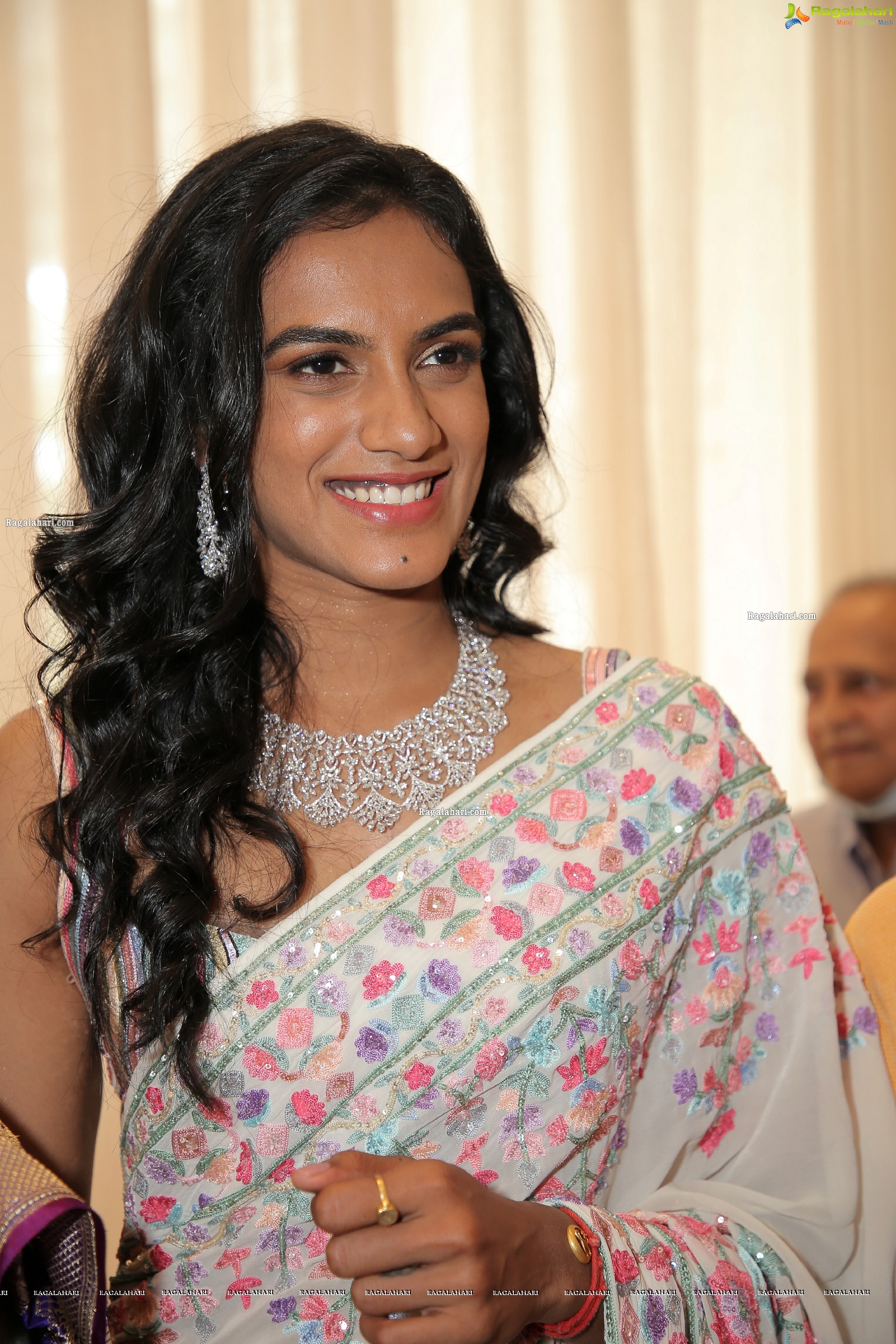 PV Sindhu at Vasundhara Flagship Jewellery Store Launch, HD Photo Gallery