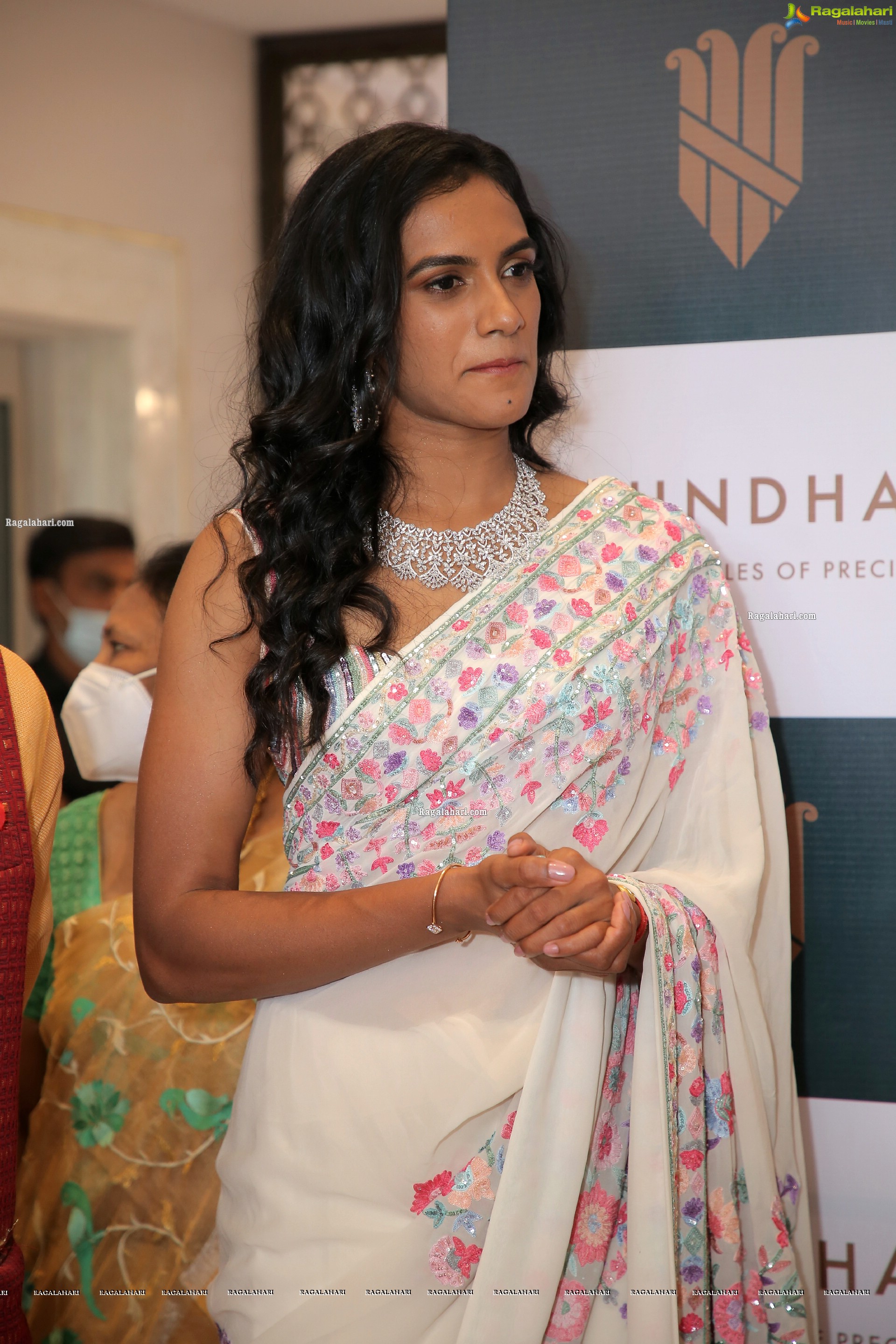 PV Sindhu at Vasundhara Flagship Jewellery Store Launch, HD Photo Gallery