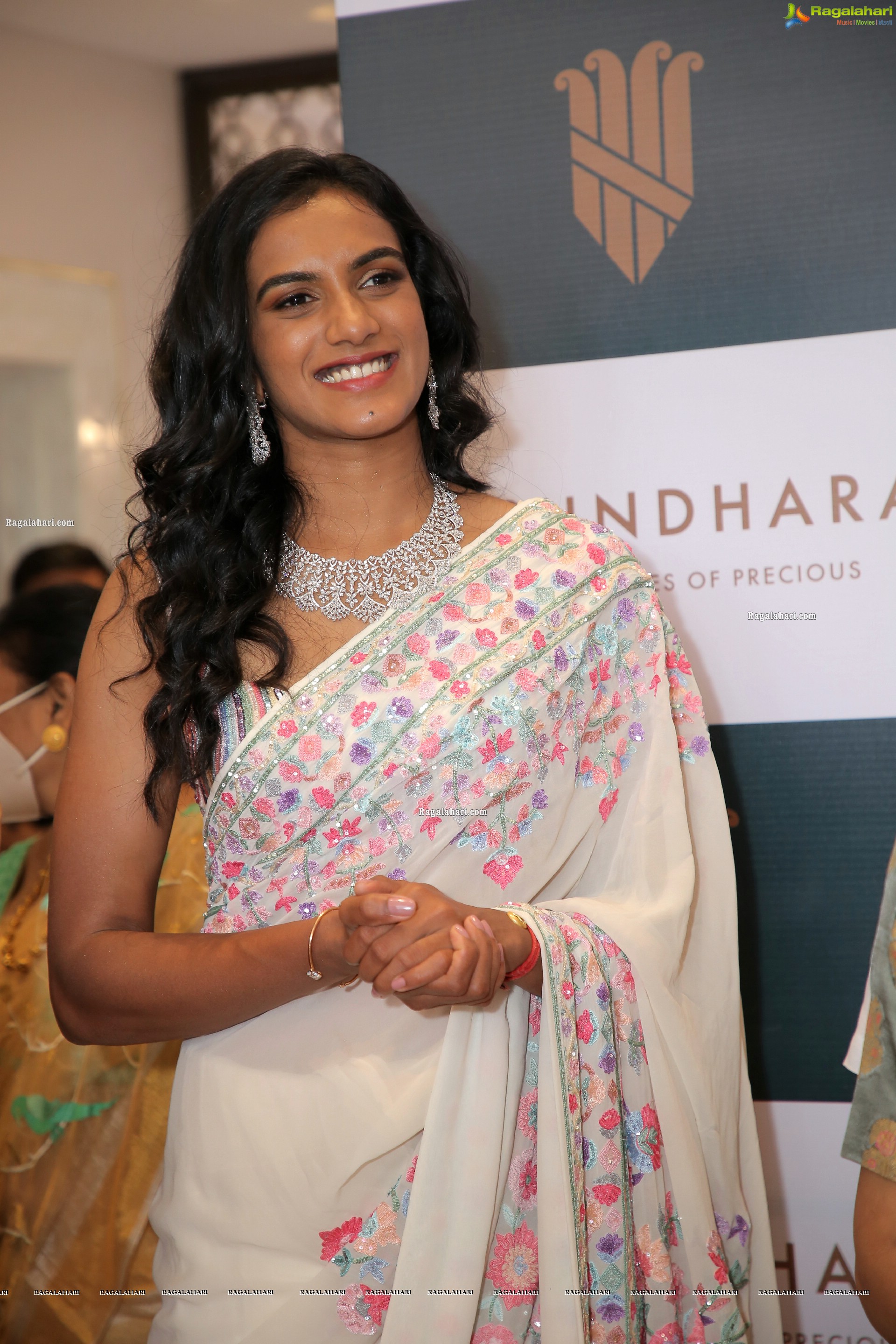 PV Sindhu at Vasundhara Flagship Jewellery Store Launch, HD Photo Gallery