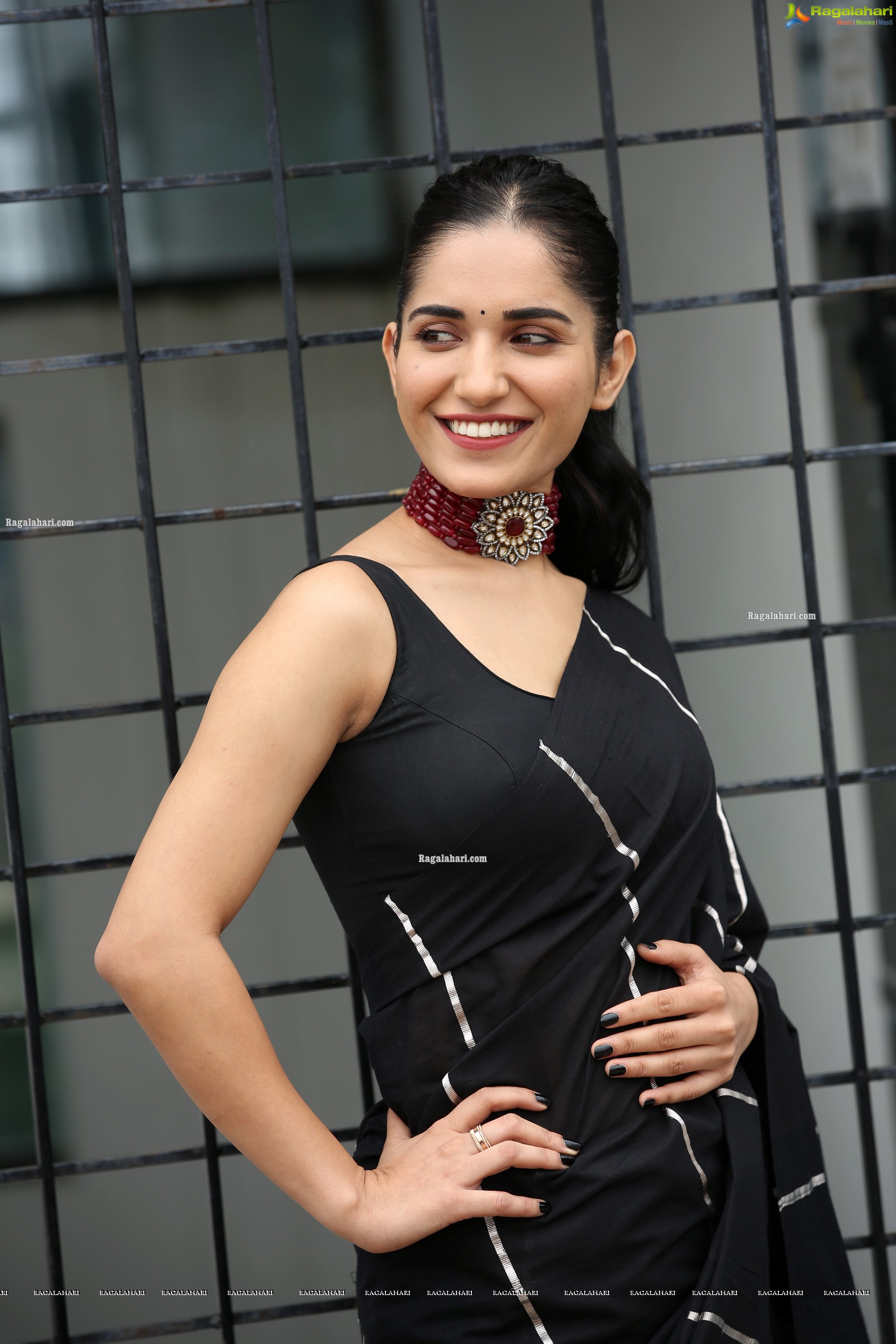 Ruhani Sharma at Nootokka Jillala Andagadu Movie Interview, HD Gallery