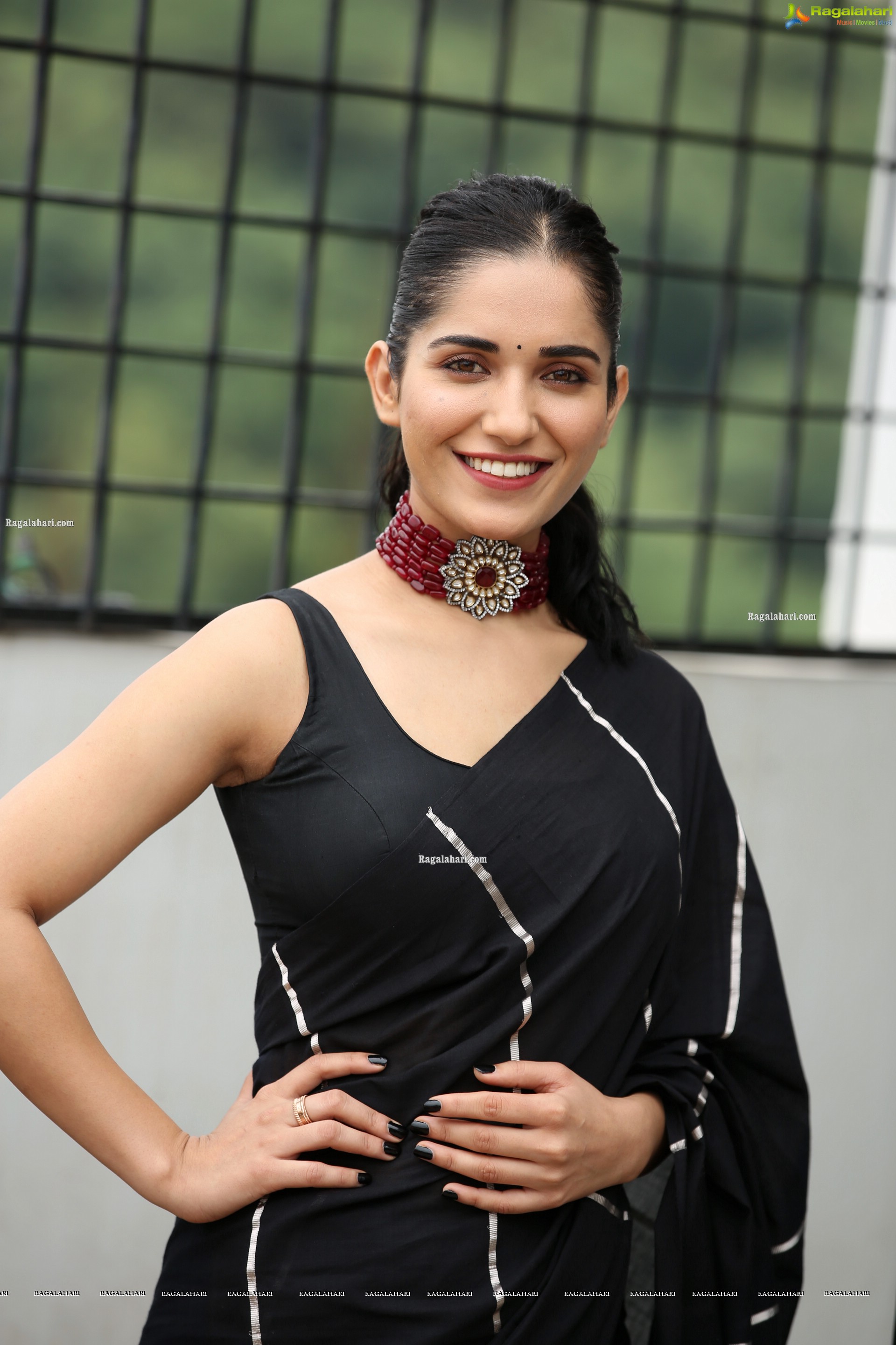 Ruhani Sharma at Nootokka Jillala Andagadu Movie Interview, HD Gallery