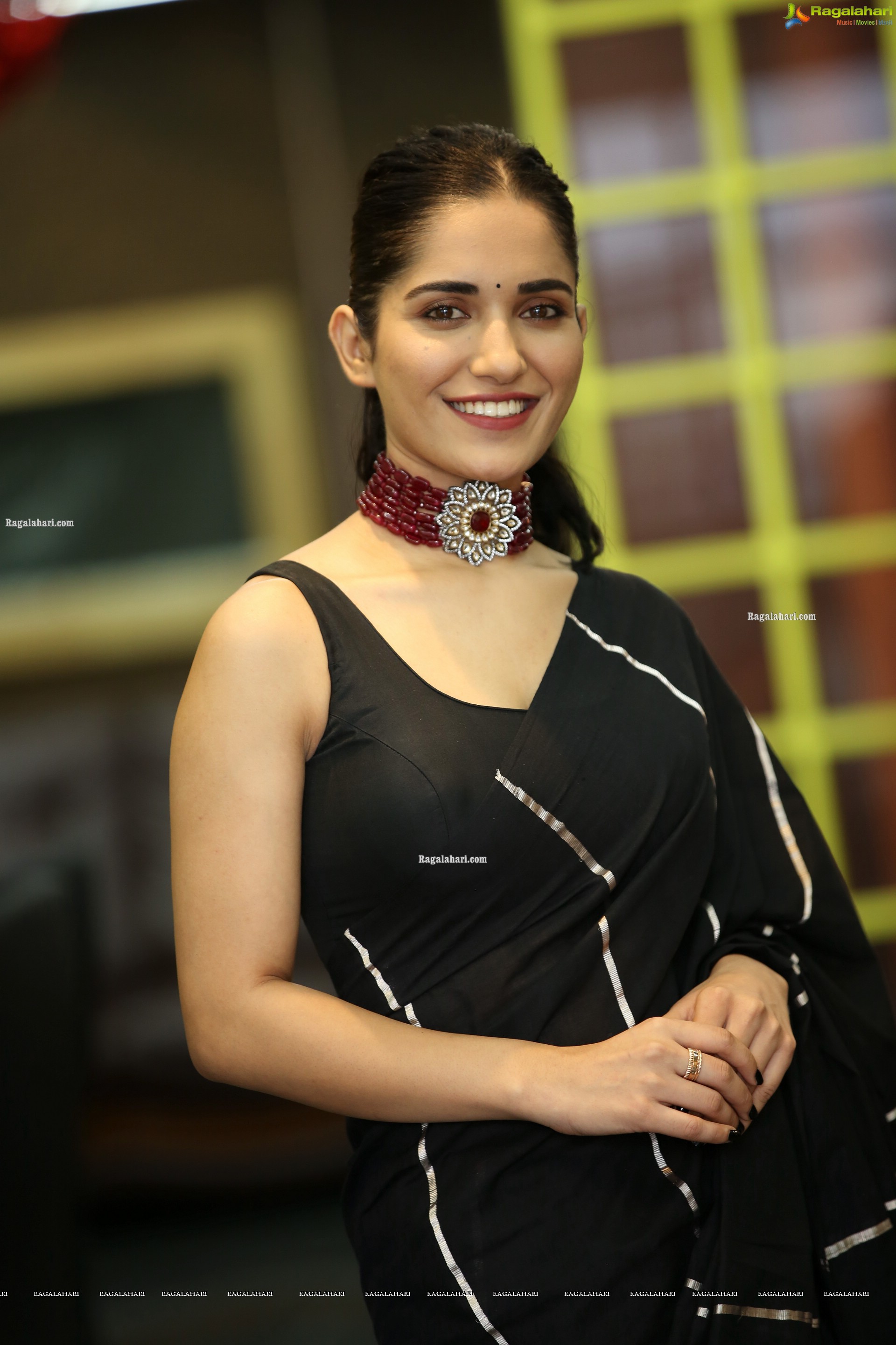 Ruhani Sharma at Nootokka Jillala Andagadu Movie Interview, HD Gallery