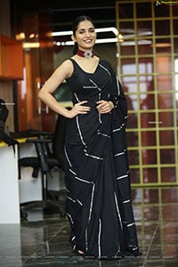 Ruhani Sharma at Nootokka Jillala Andagadu Movie Interview