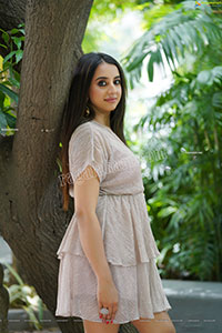 Sanjjanaa Galrani in Light Gray Glitter Dress