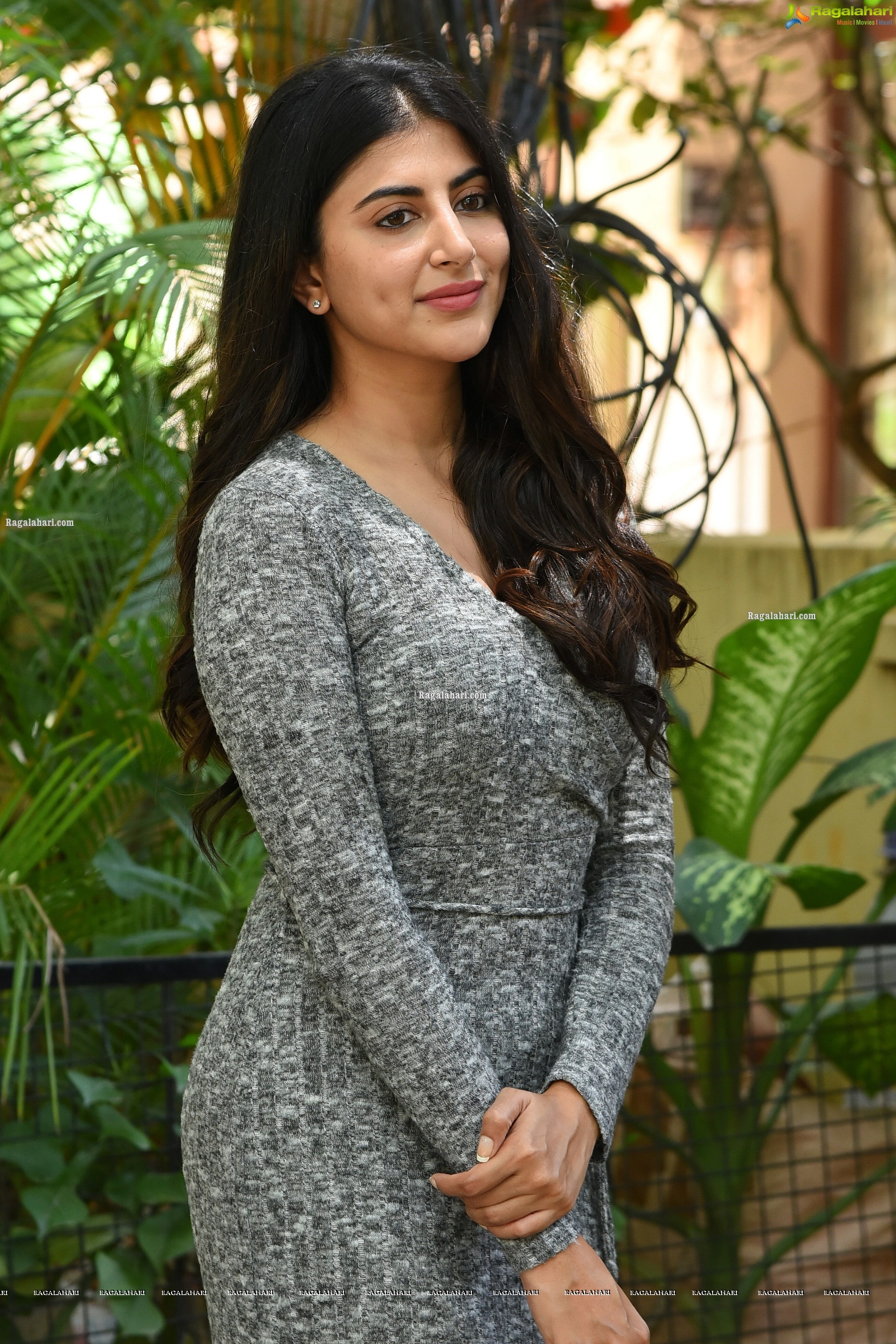 Shweta Avasthi at Merise Merise Movie Interview, HD Photo Gallery