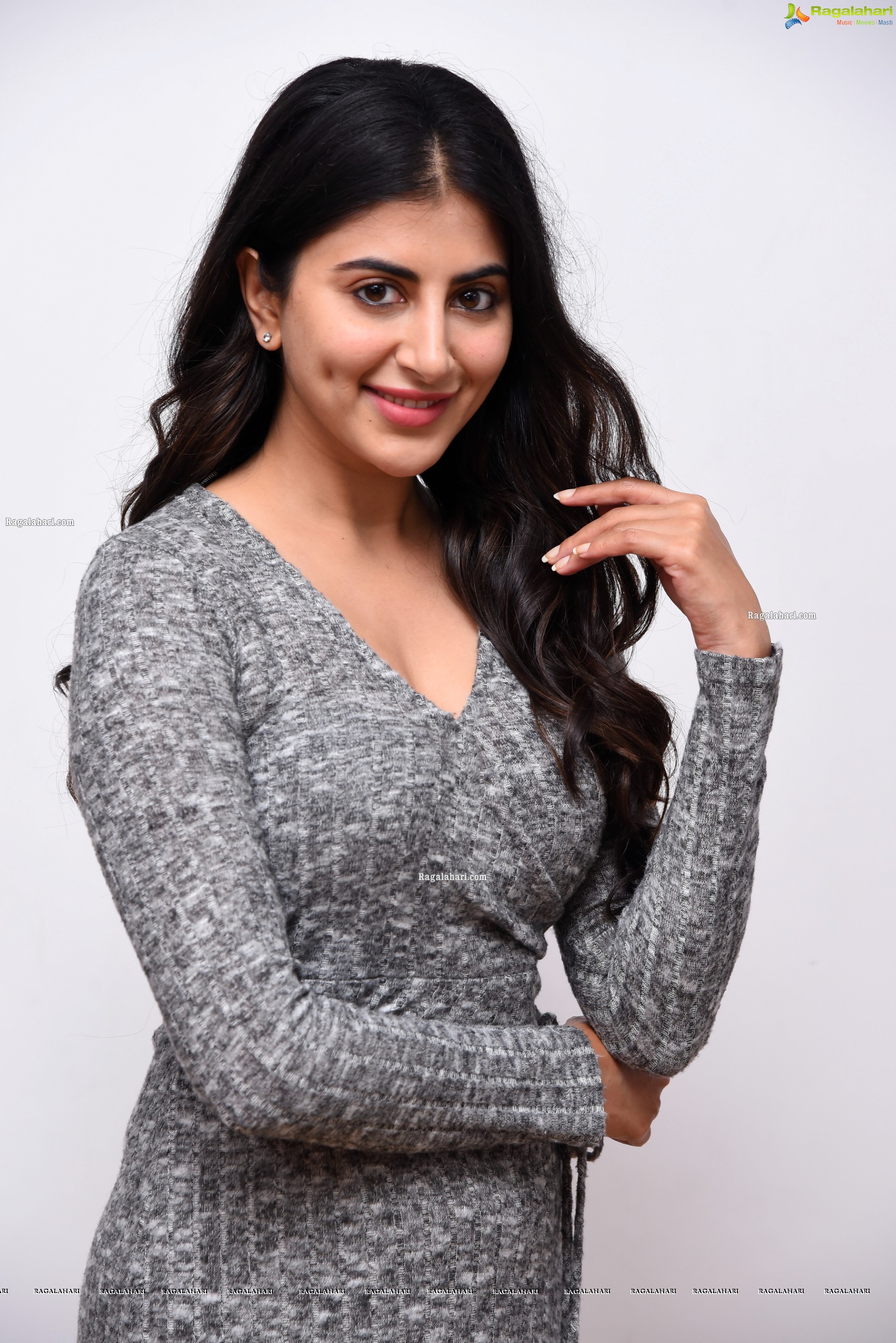 Shweta Avasthi at Merise Merise Movie Interview, HD Photo Gallery