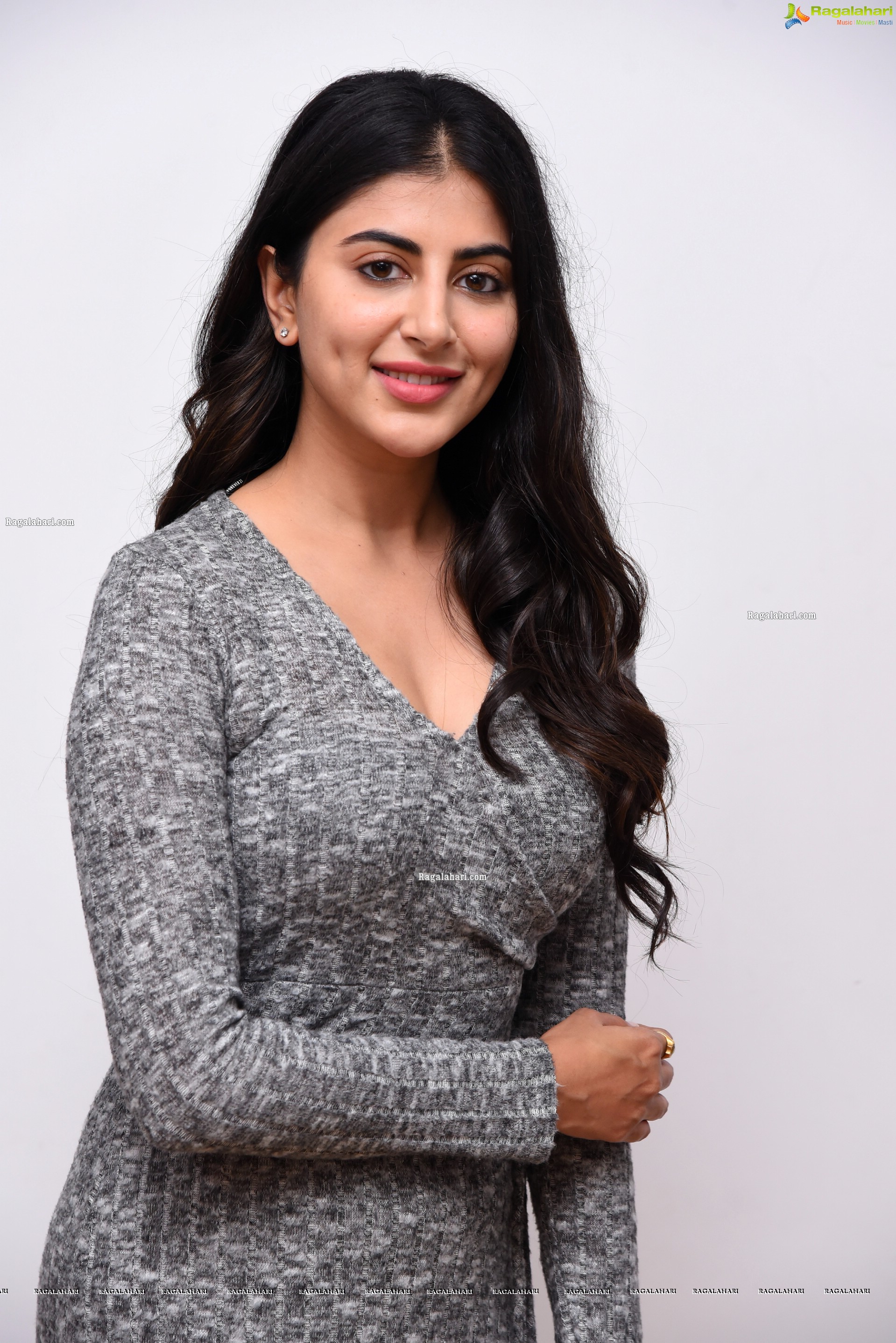 Shweta Avasthi at Merise Merise Movie Interview, HD Photo Gallery