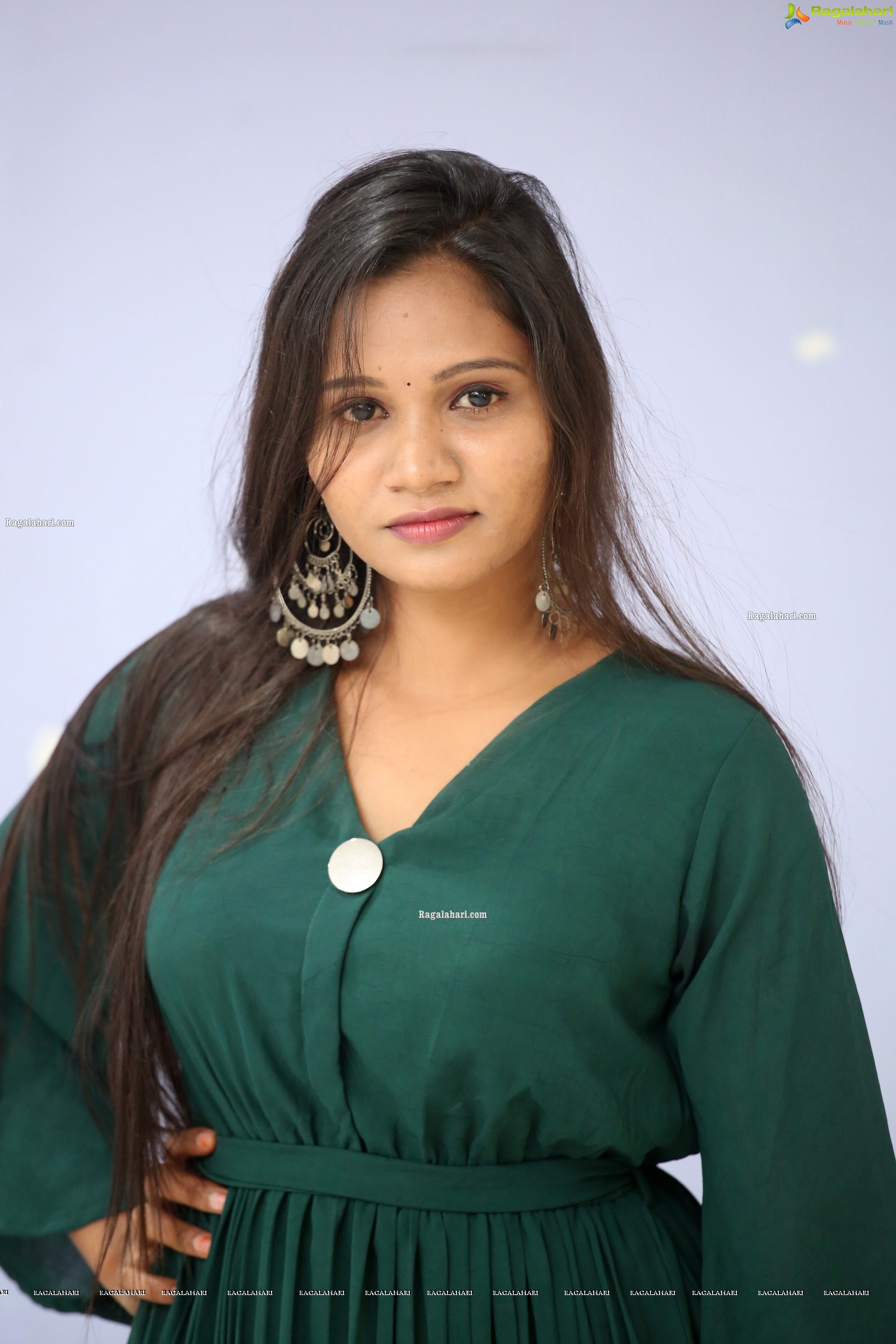 Sree Madhuri at Batch Movie Trailer Launch, HD Photo Gallery