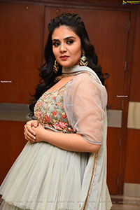 Sreemukhi at Crazy Uncles Movie Pre-Release Event