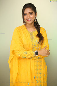 Vaishali Raj at Kanabadutaledu Interview, HD Photo Gallery