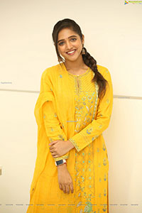 Vaishali Raj at Kanabadutaledu Interview, HD Photo Gallery