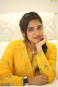 Vaishali Raj at Kanabadutaledu Interview, HD Photo Gallery