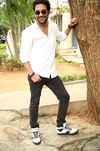 Varun Sandesh at Induvadana Teaser launch