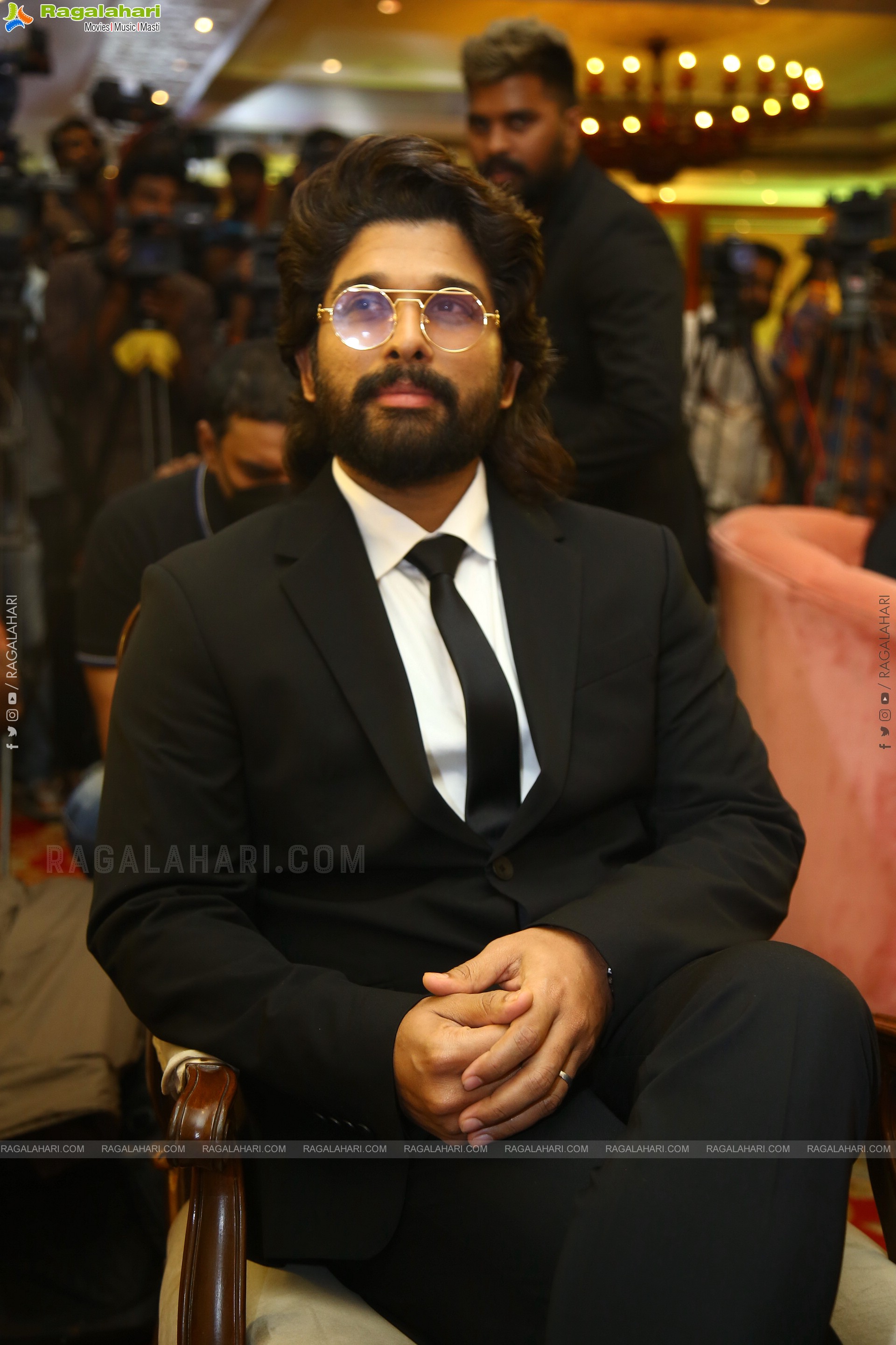 Allu Arjun at Honer Richmont Launch, HD Photo Gallery