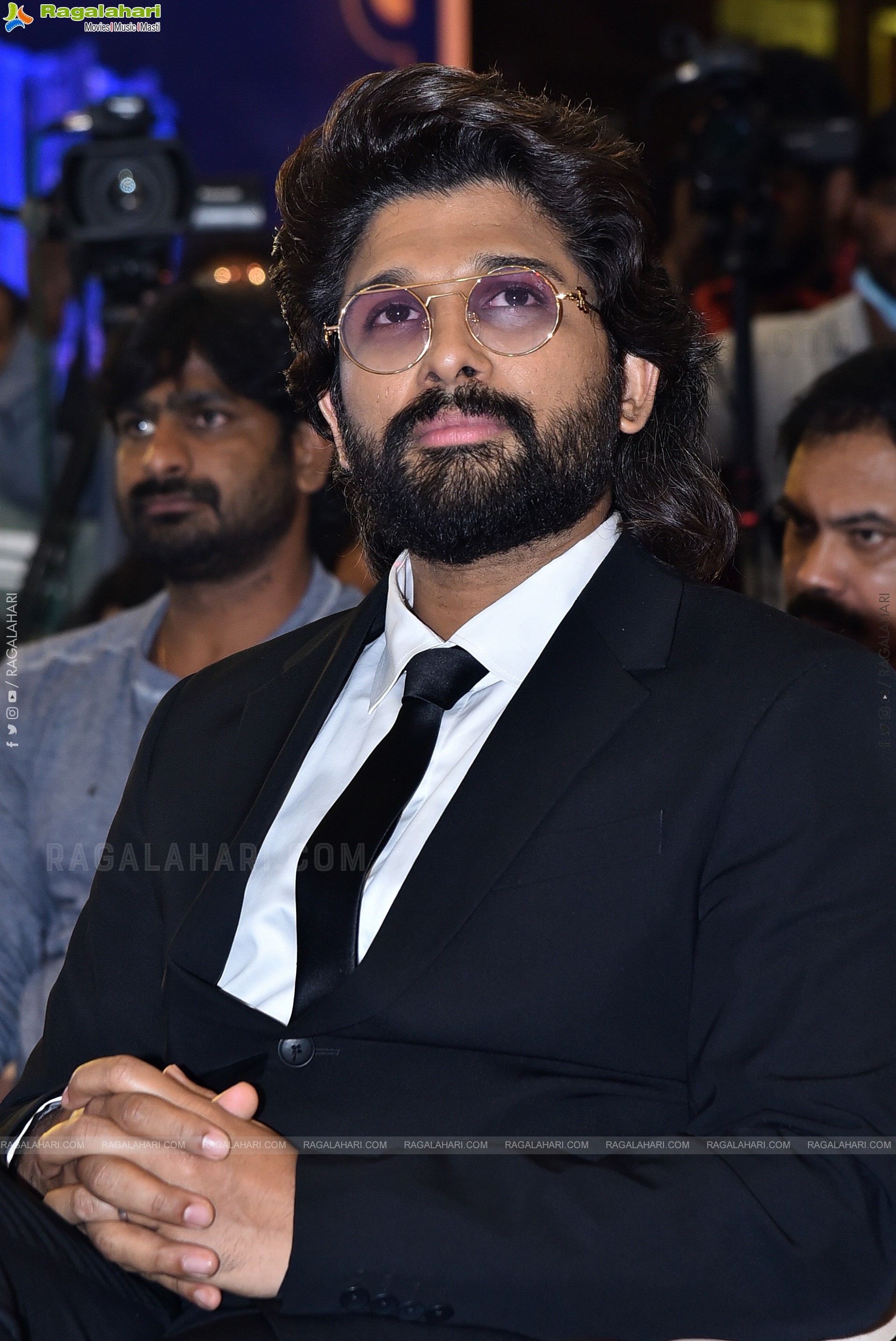 Allu Arjun at Honer Richmont Launch, HD Photo Gallery