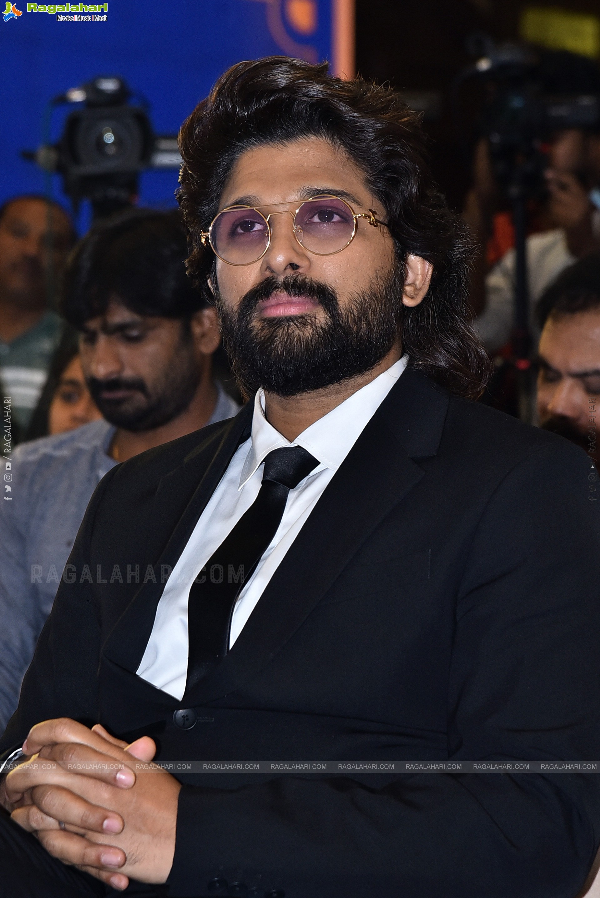 Allu Arjun at Honer Richmont Launch, HD Photo Gallery