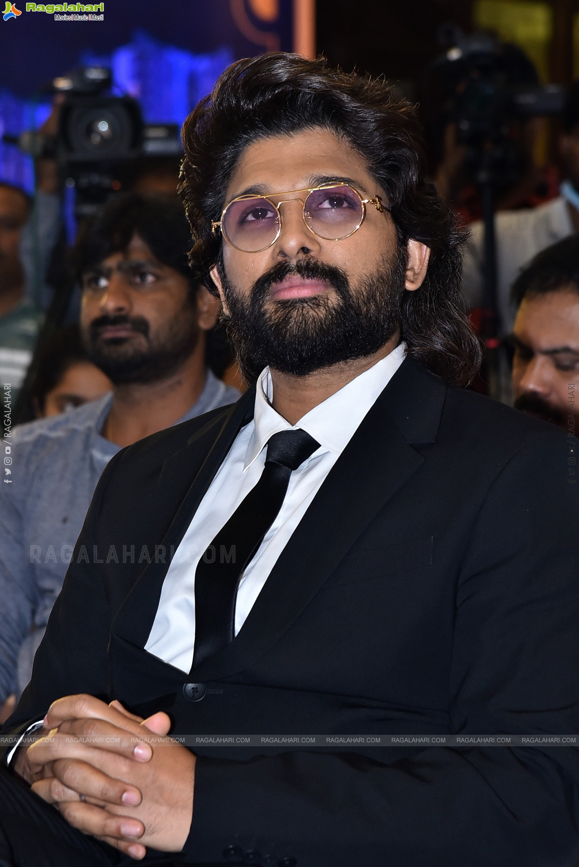 Allu Arjun at Honer Richmont Launch, HD Photo Gallery