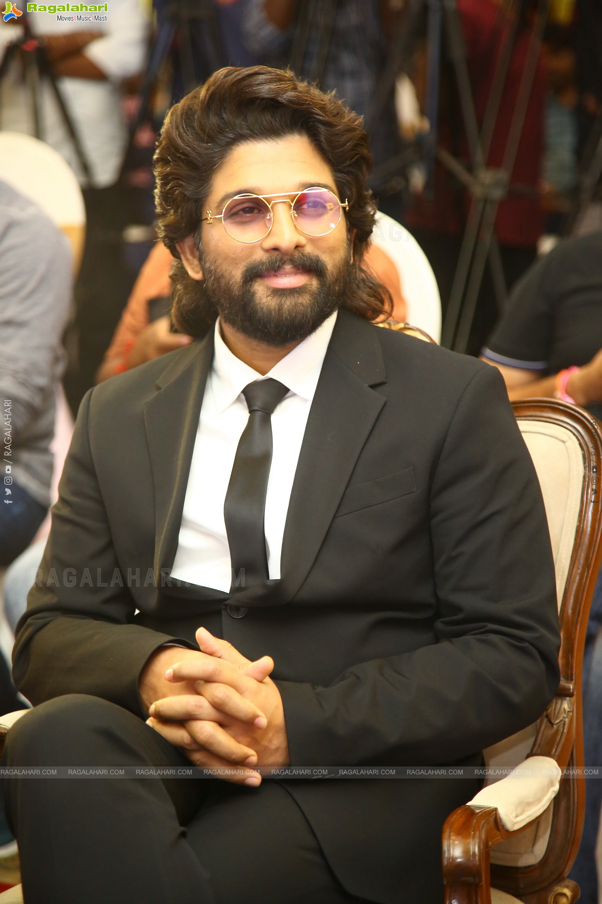 Allu Arjun at Honer Richmont Launch, HD Photo Gallery