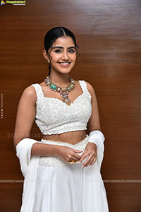 Anupama Parameswaran HD Photos