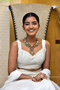 Anupama Parameswaran HD Photos