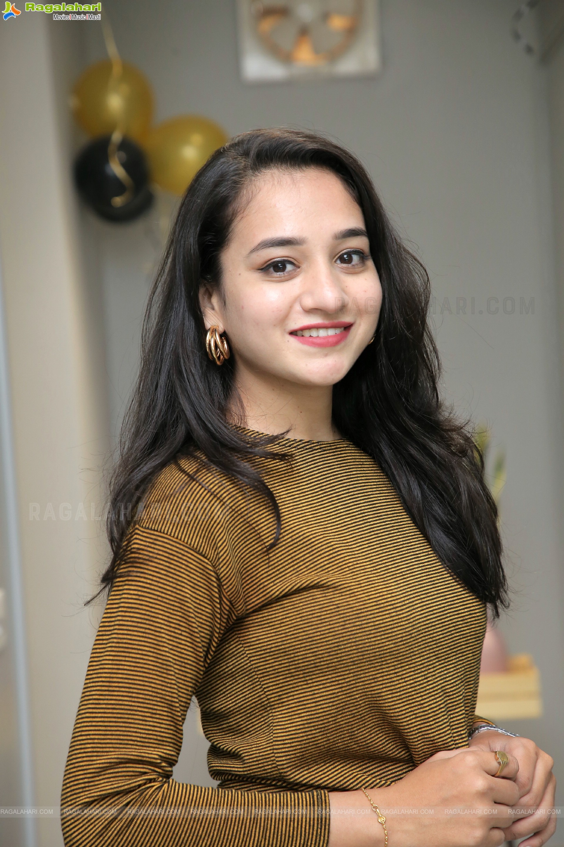 Bhuvaneshwari at Hyderabad Headmasters Salon Launch, HD Photo Gallery