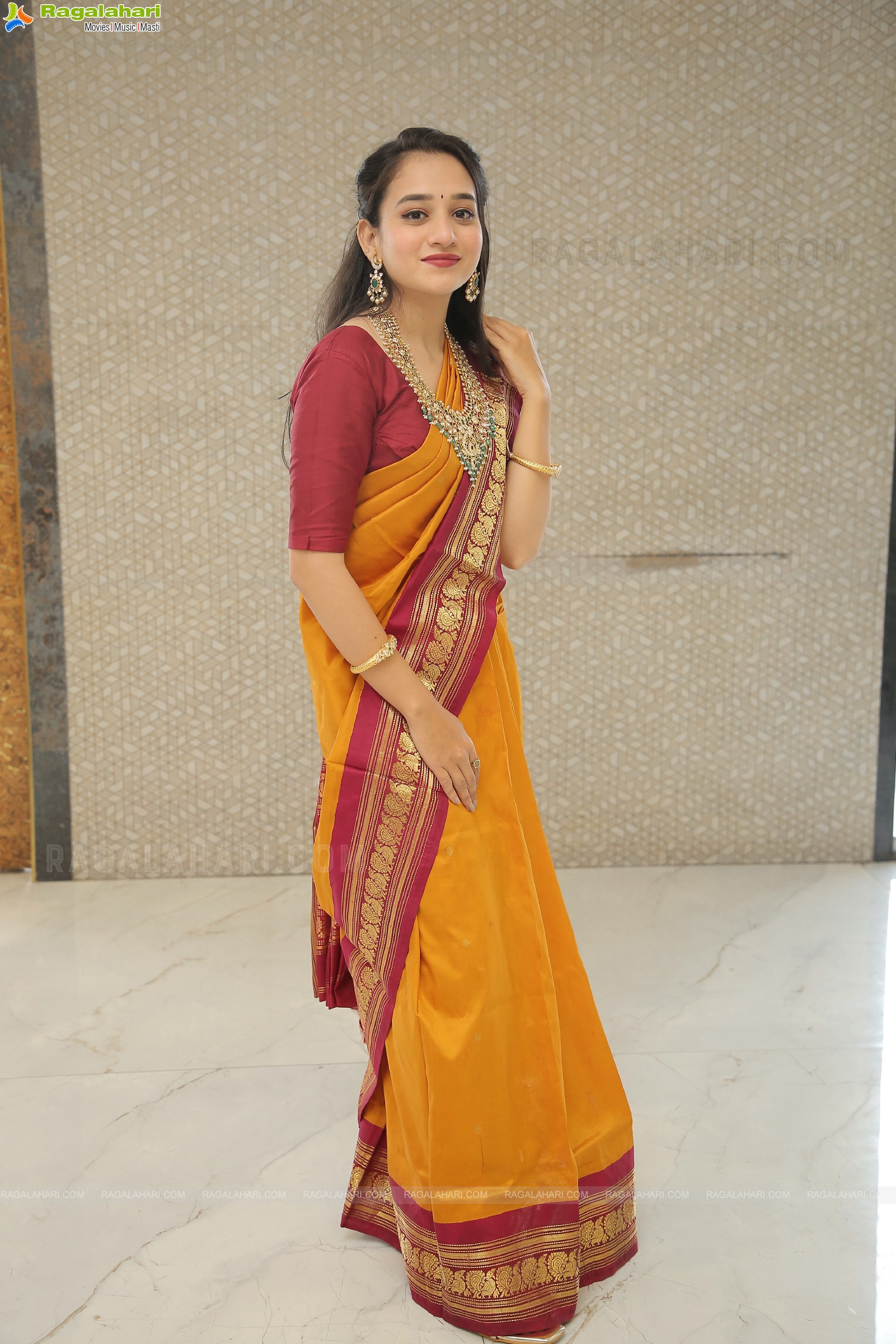 Bhuvaneshwari Showcases a Collection of Sri Bhavani Jewels, HD Photo Gallery