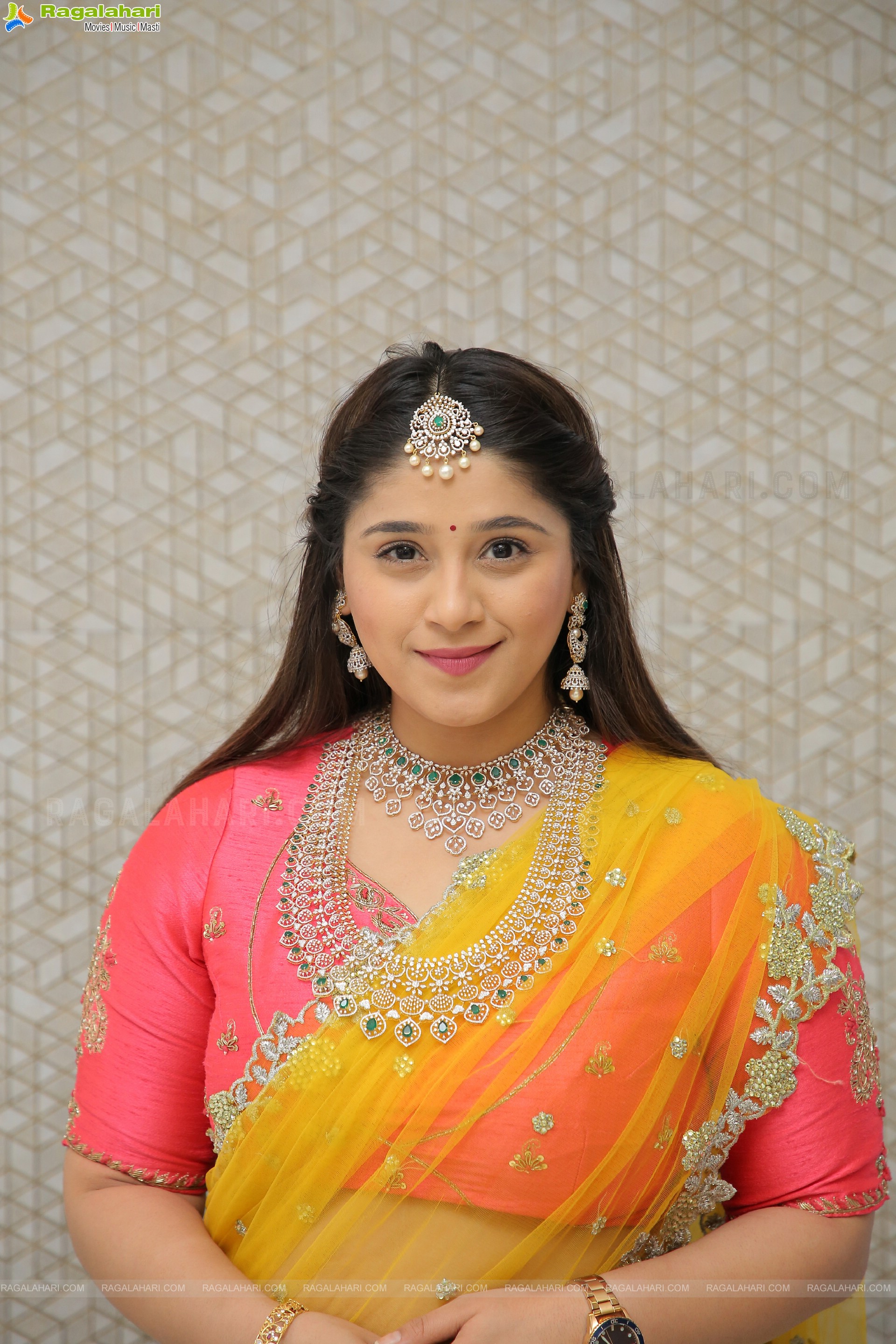 Chandni Bhagwanani Showcases a Collection of Sri Bhavani Jewels, HD Photo Gallery