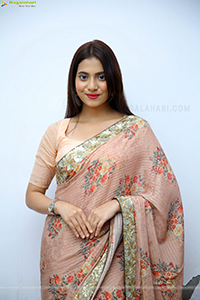 Dimple Thakur at Hi Life Exhibition Curtain Raiser